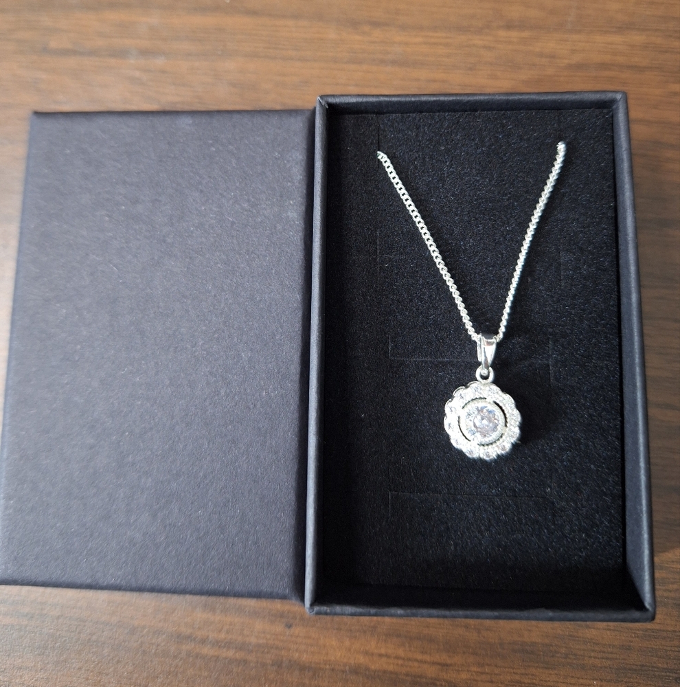 Swarovski Crystal Floral Halo Pendant Necklace Silver Tone Elegant Sparkle